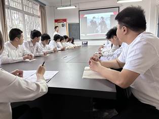 智能制造系团总支召开关于“弘扬雷锋精神，树立文明新风”主题交流会 (2)